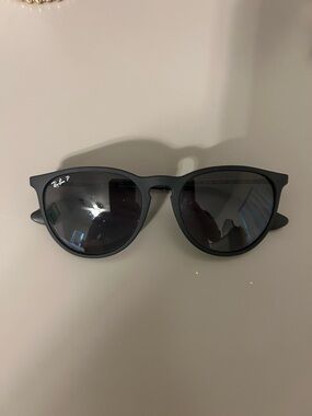 Ray-Ban Black Round Polarized Sunglasses